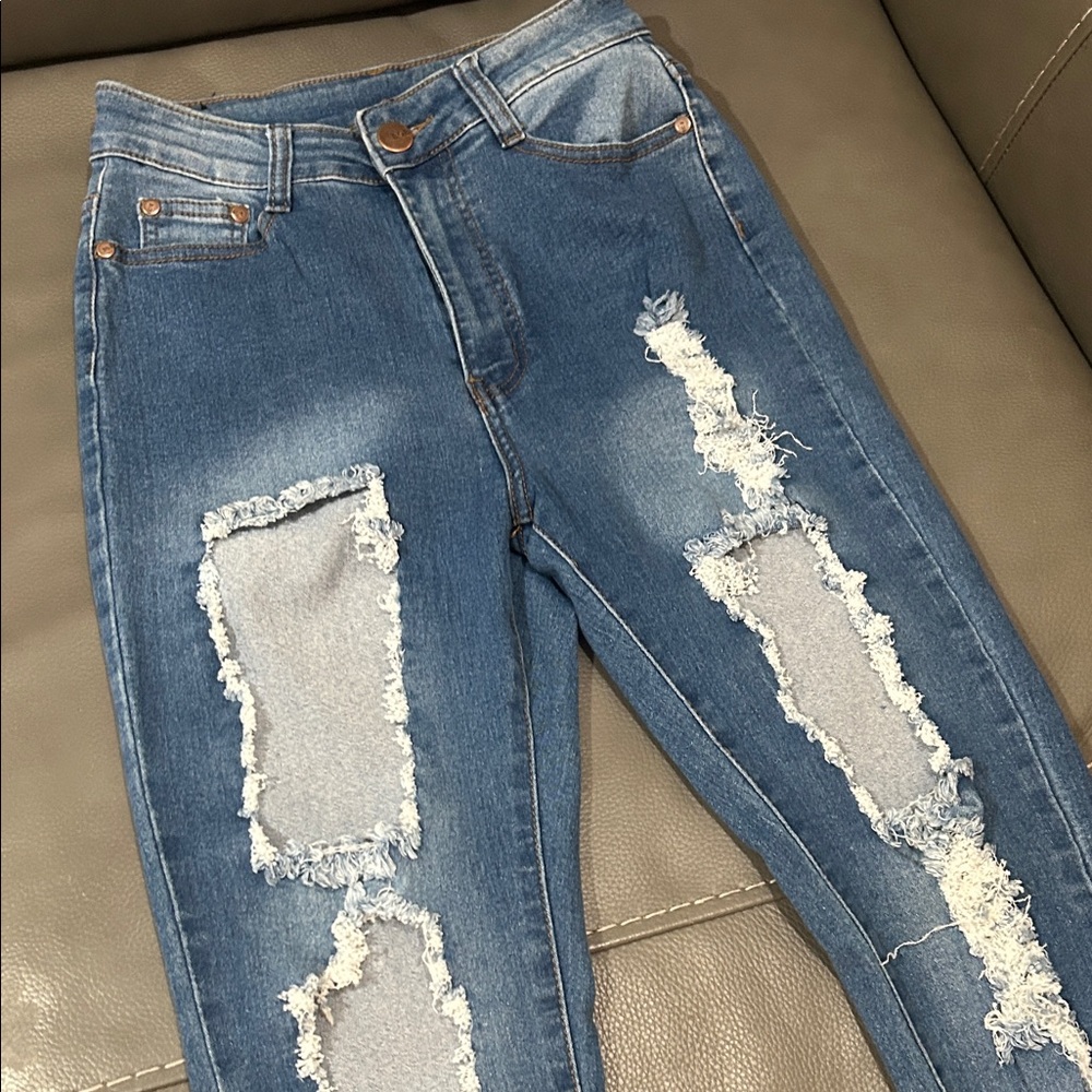 BOB Jeans Stylish Blue Distressed Women Jeans size 7/8 NWOT - Picture 5 of 9